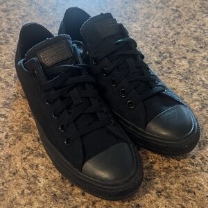 Black on Black Converse All Star women's 9